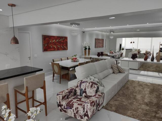 #641 - Apartamento para Venda em Santos - SP