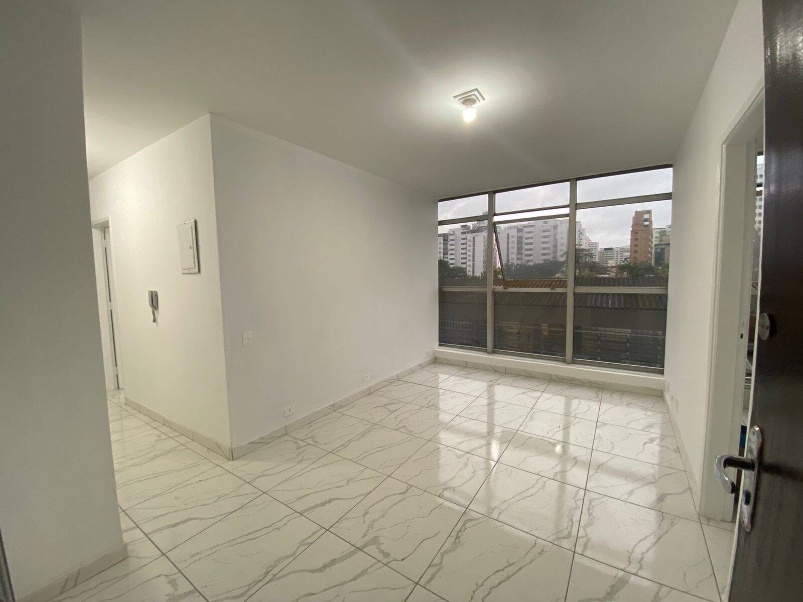 #709 - Apartamento para Venda em Santos - SP