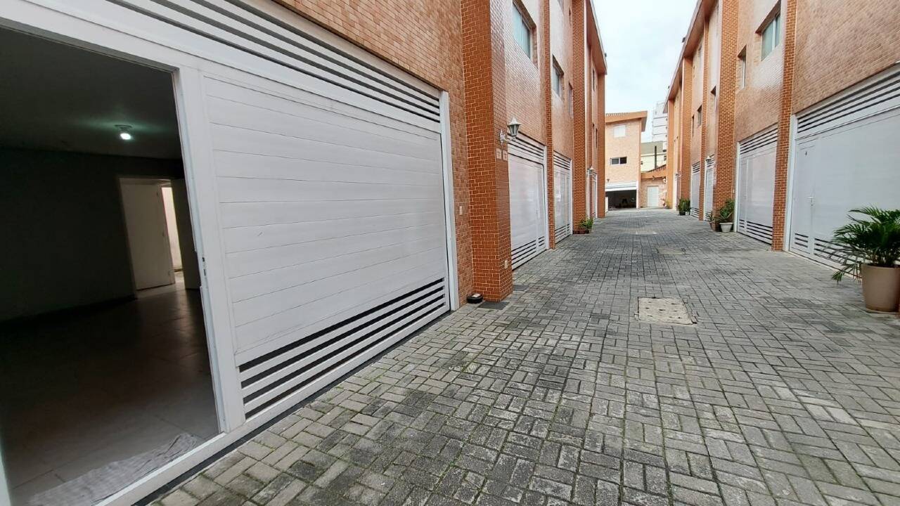 #712 - Casa para Venda em Santos - SP