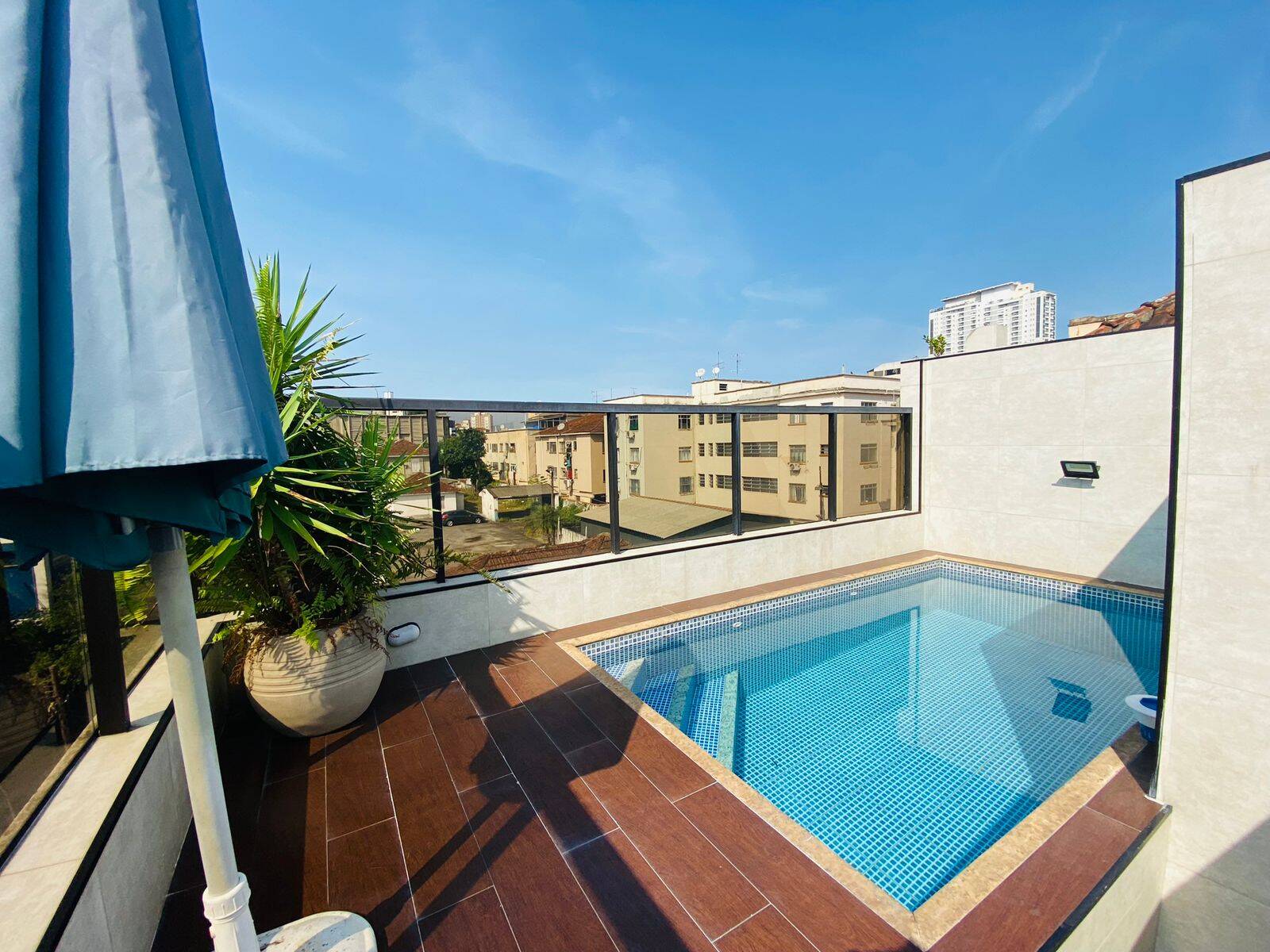 #713 - Casa para Venda em Santos - SP