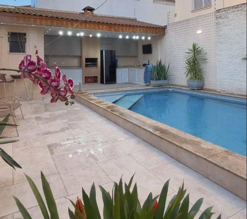 #749 - Casa para Venda em Santos - SP