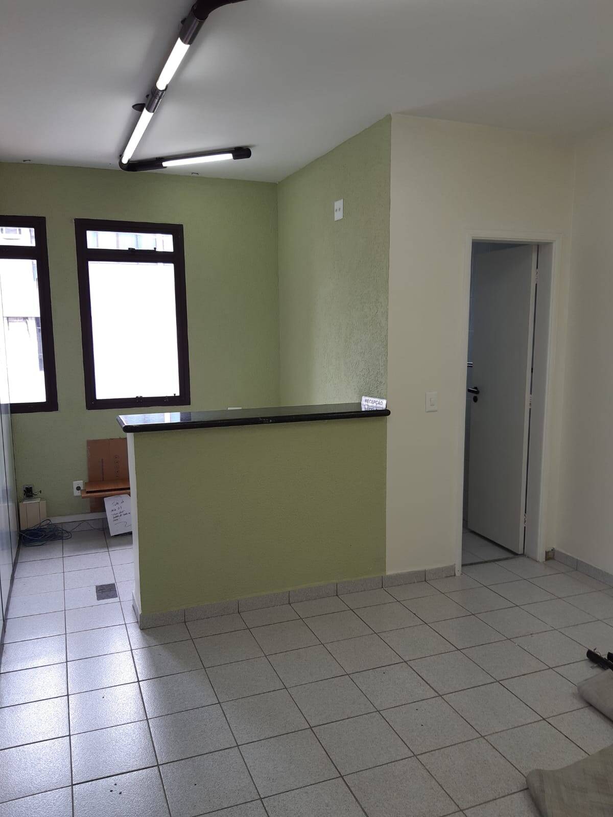 #764 - Sala para Venda em Santos - SP