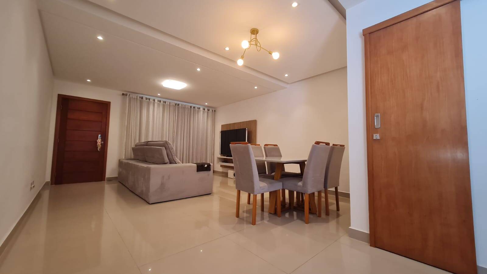 #768 - Casa para Venda em Santos - SP