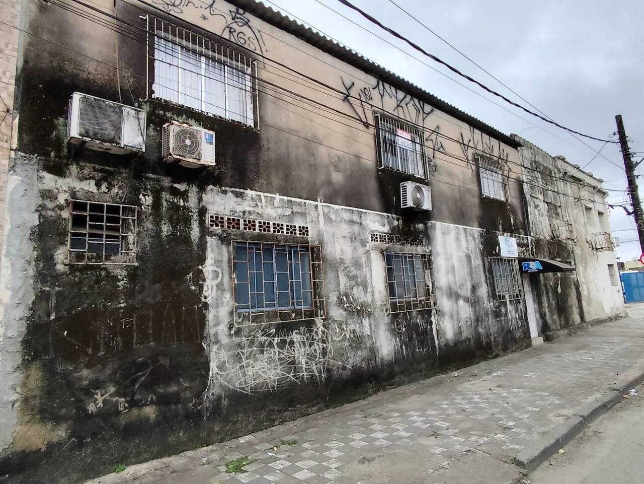 #853 - Sala para Venda em Santos - SP