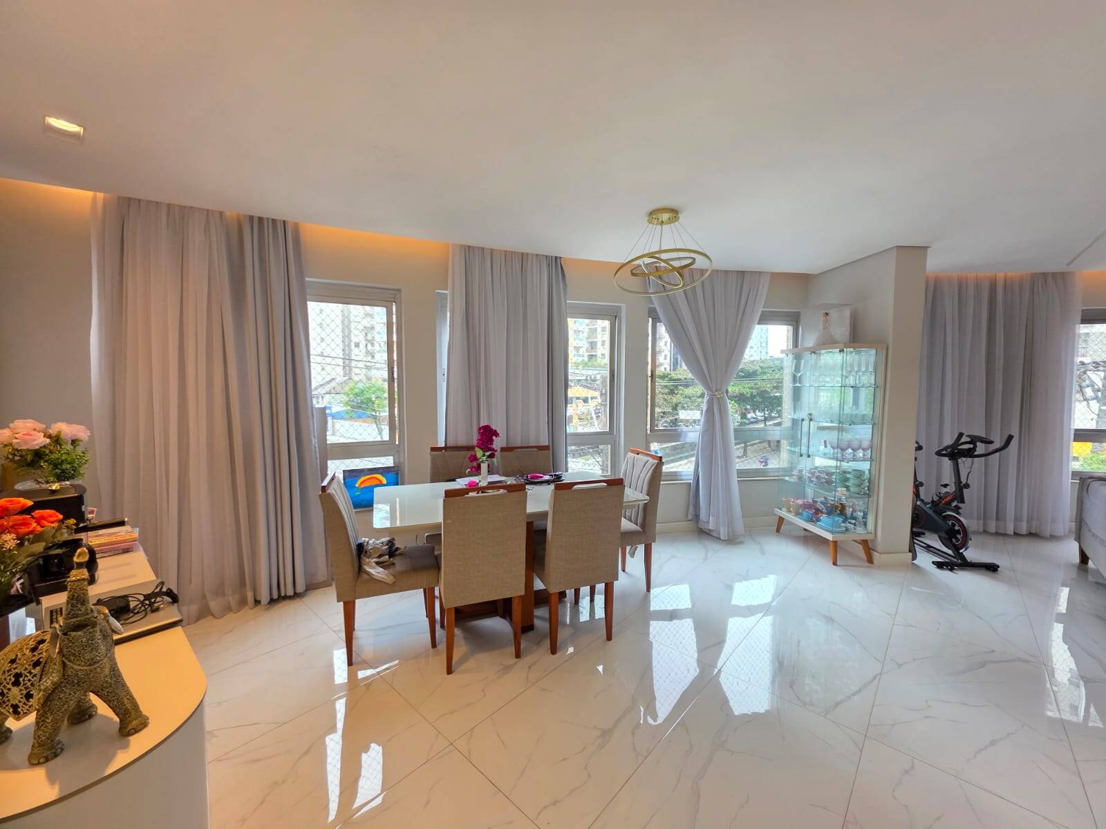 #898 - Apartamento para Venda em Santos - SP