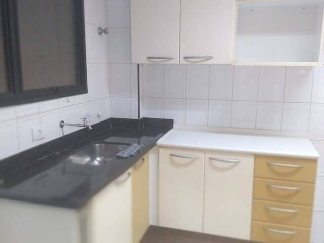 #657 - Apartamento para Venda em Santos - SP