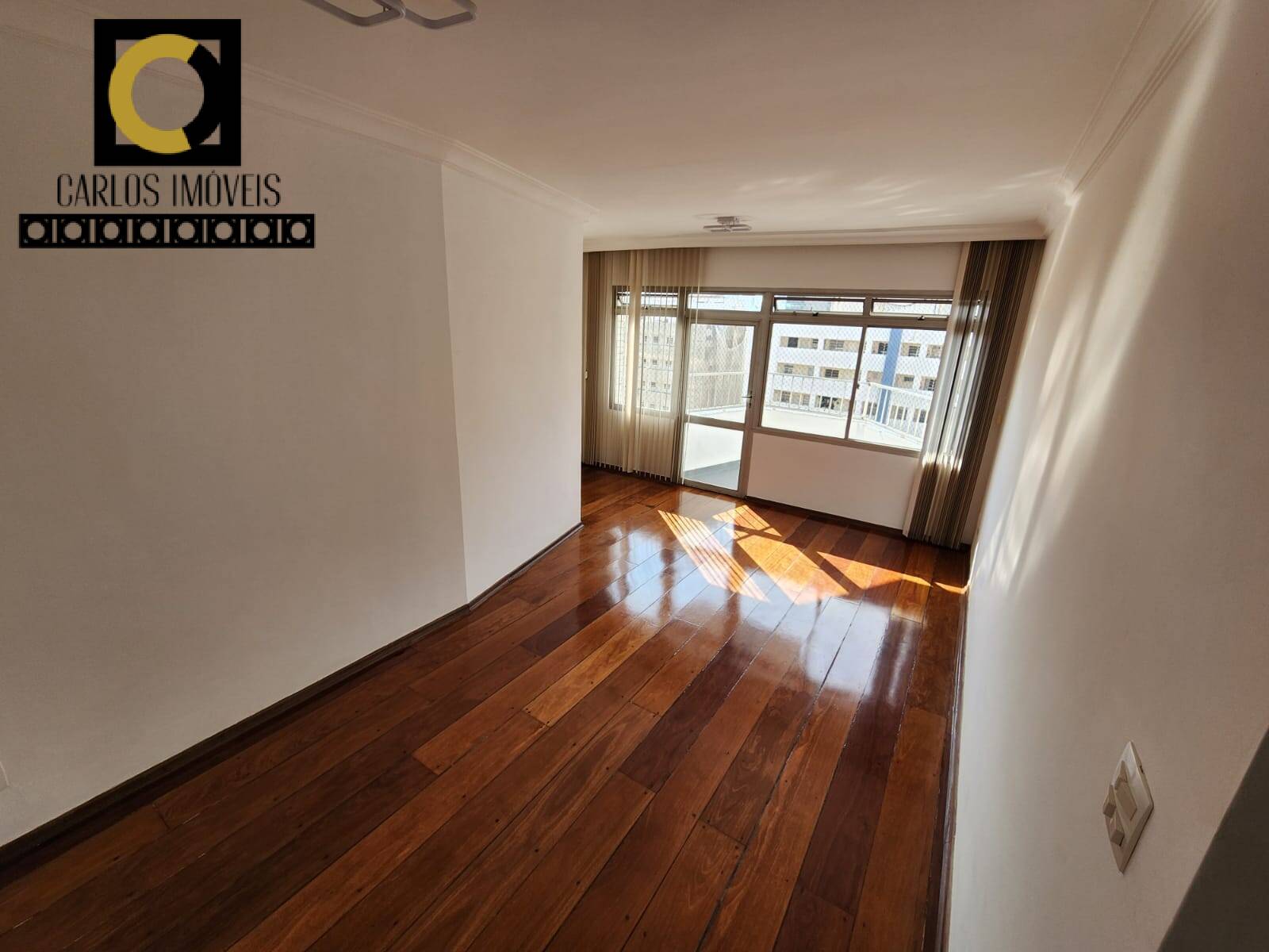 Apartamento à venda com 2 quartos, 84m² - Foto 2