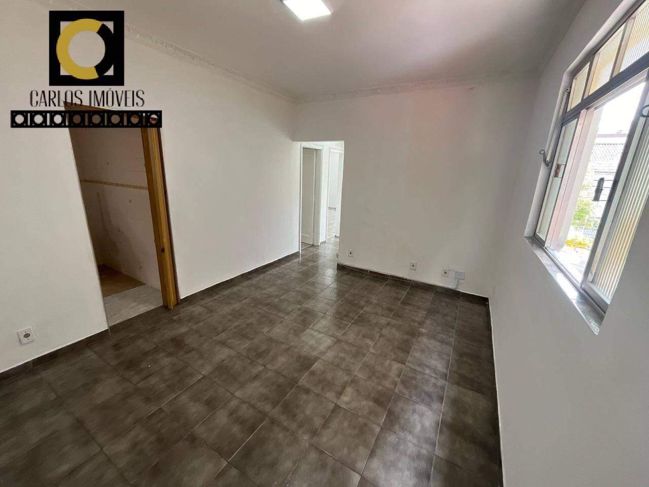 Apartamento à venda com 3 quartos, 87m² - Foto 2